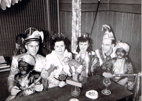 04 Hier zeigen sich – trotz einiger Neckereien - die beiden Prinzenpaare von Zeil und Haßfurt. V. Li. Emil Schurig, Frau Wörtmann, Elfriede Schätzlein und Rudi Zapf.