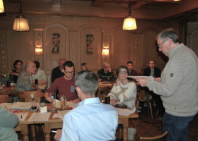 Altbürgermeister Bernhard Ruß war Versammlungsleiter.