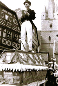 05 Emil Schurighäöt 1950 einen Nachruf auf die Zwangsbewirtschaftung durch Lebensmittelkarten.