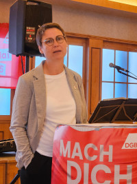 Hauptrednerin Ulrike Eifler IGM Würzburg
